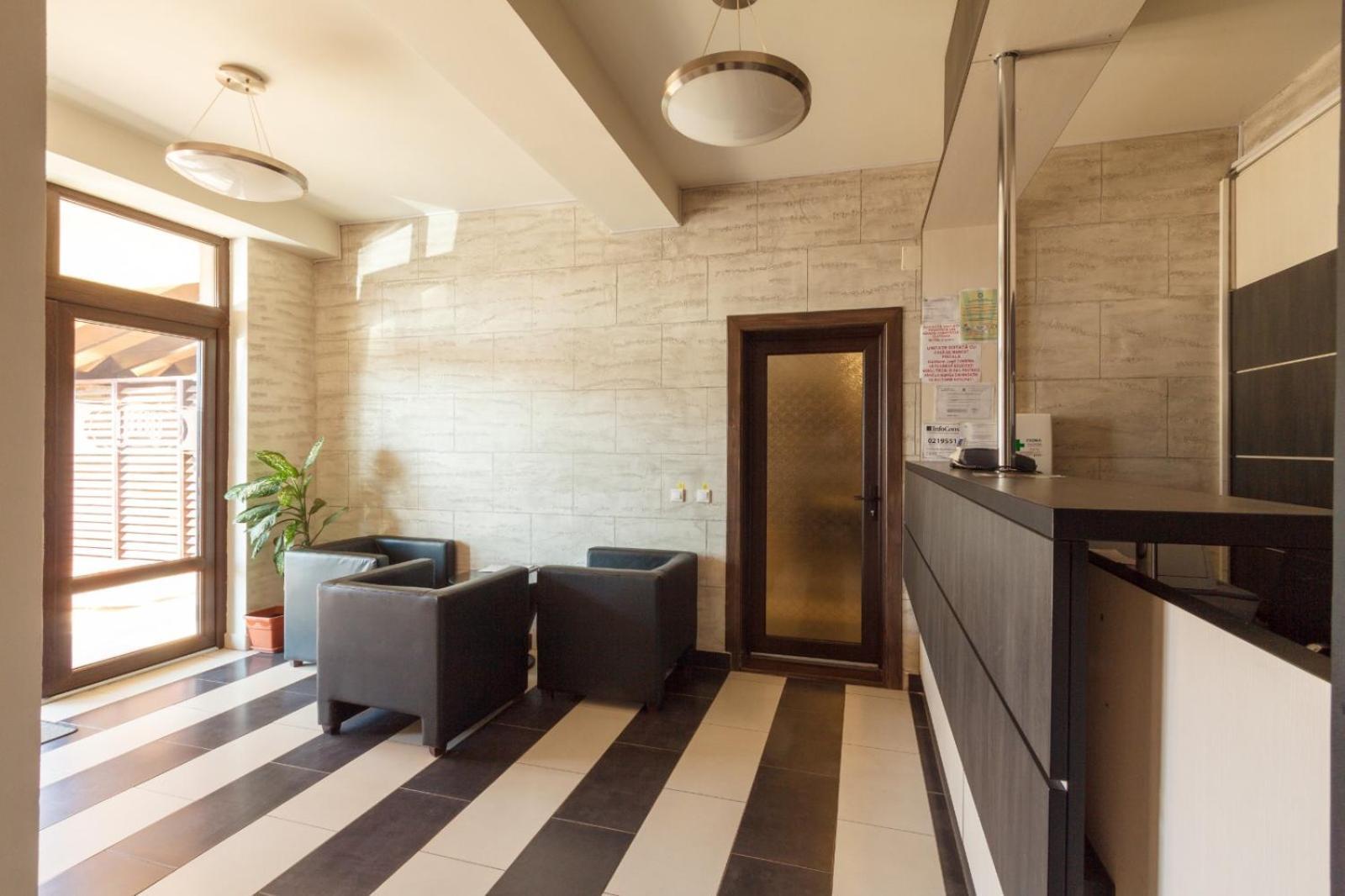 Ymy Hotels Targu Jiu Exterior photo