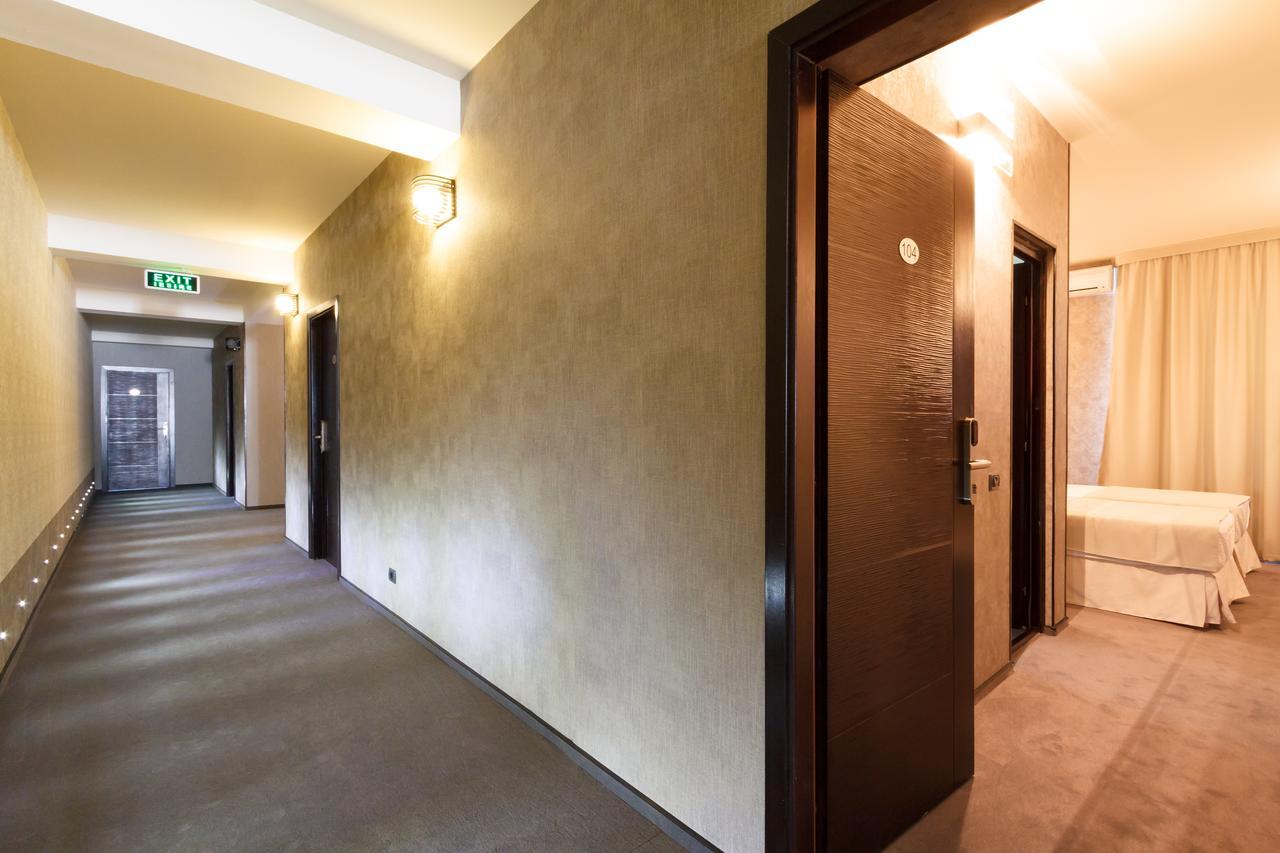 Ymy Hotels Targu Jiu Exterior photo