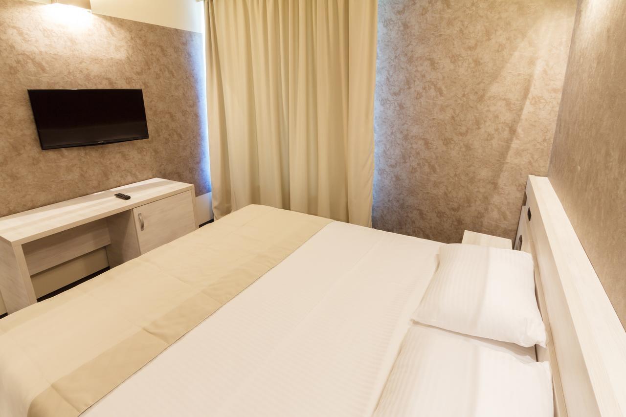 Ymy Hotels Targu Jiu Room photo