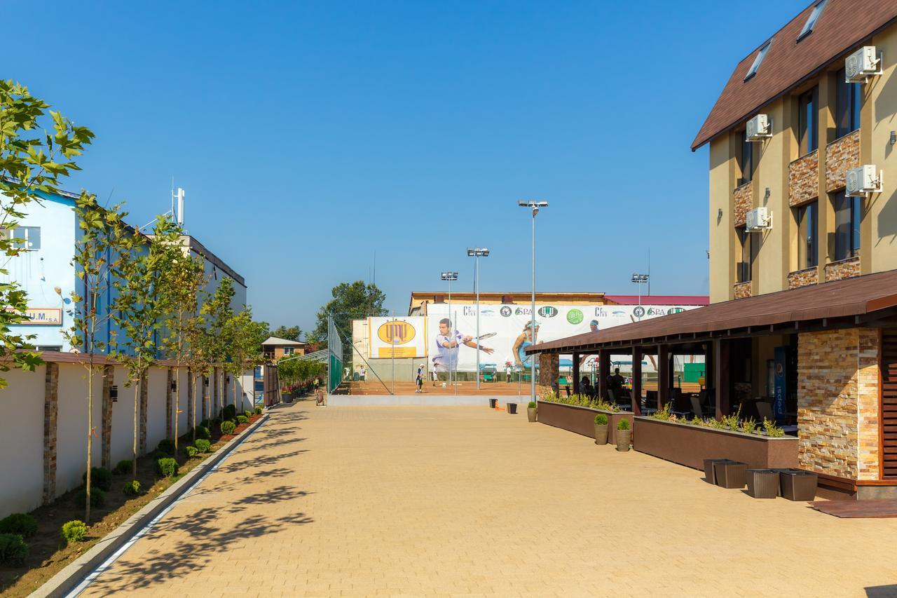 Ymy Hotels Targu Jiu Exterior photo