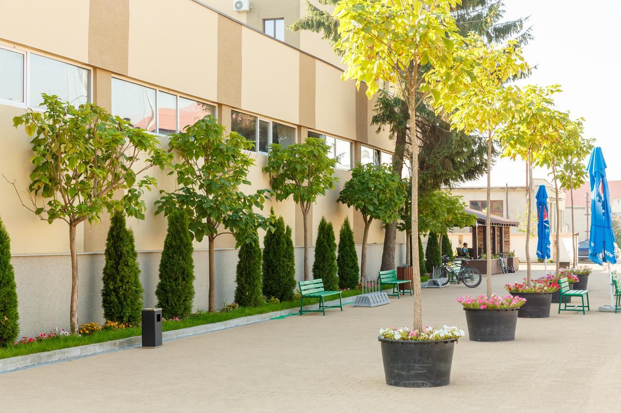 Ymy Hotels Targu Jiu Exterior photo